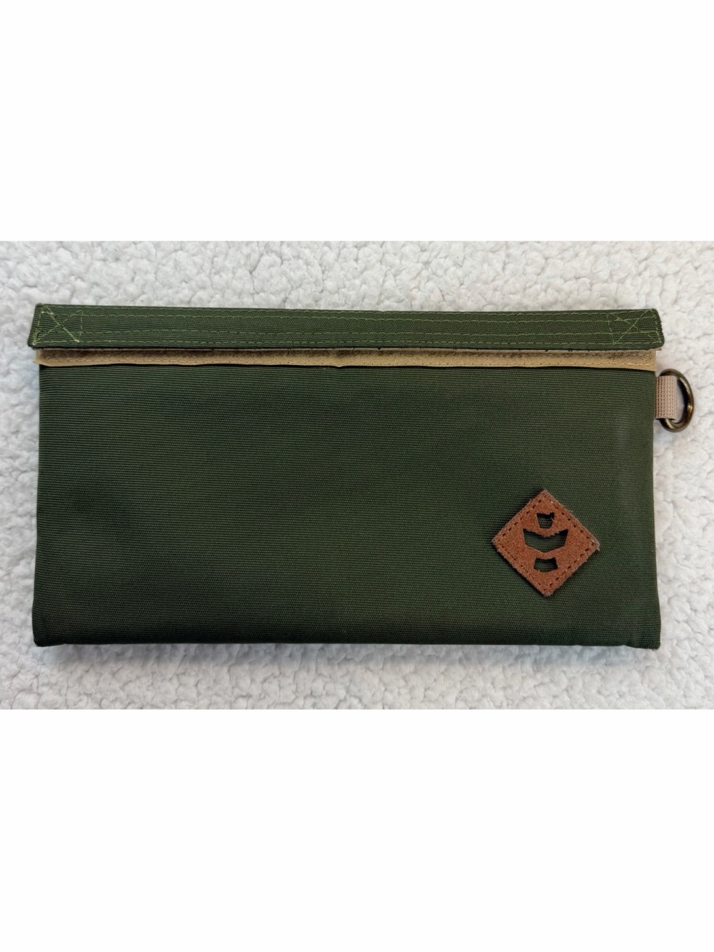 (NWOT) REVELRY • Olive Green Velcro Smell-Proof Water Resistant Travel Pouch, OS